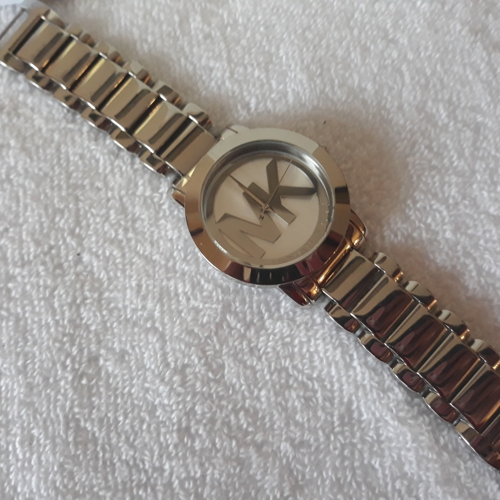 MK Watch - Picture 2 of 5